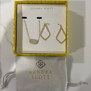 Kendra Scott - Gold Earrings and Necklace Set